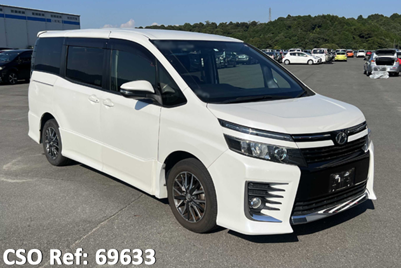 Toyota / Voxy 2014